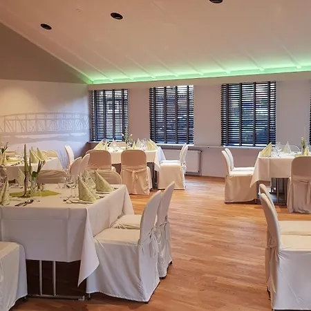 伍斯特高级酒店 3* Bremervörde